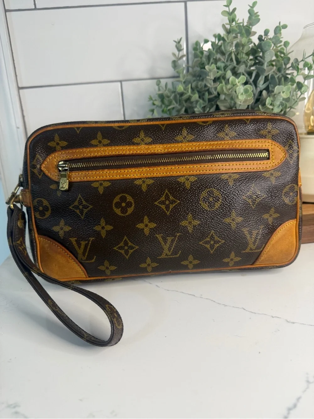 Authentic Louis Vuitton Marley Dragonne Clutch